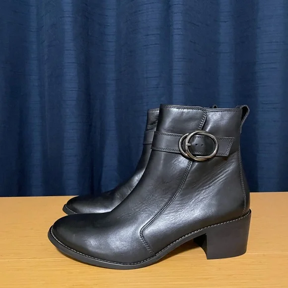 Paul Green Vanessa Black Leather Boot